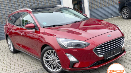 Ford Focus Titanium Automatik *Panorama|Navi|ACC|Klima*